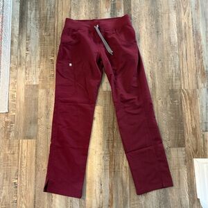 Figs Kade Cargo Scrub Pants Maroon